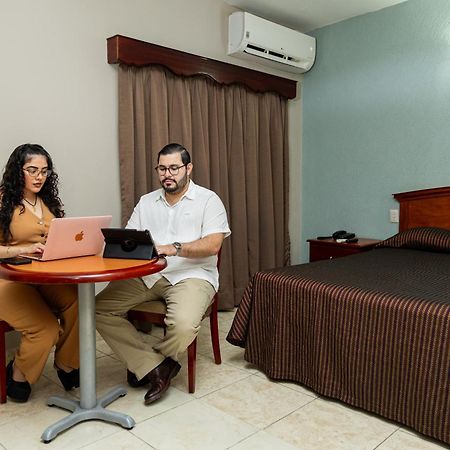 Hotel San Juan Centro Виляермоса Екстериор снимка