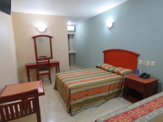 Hotel San Juan Centro Виляермоса Екстериор снимка