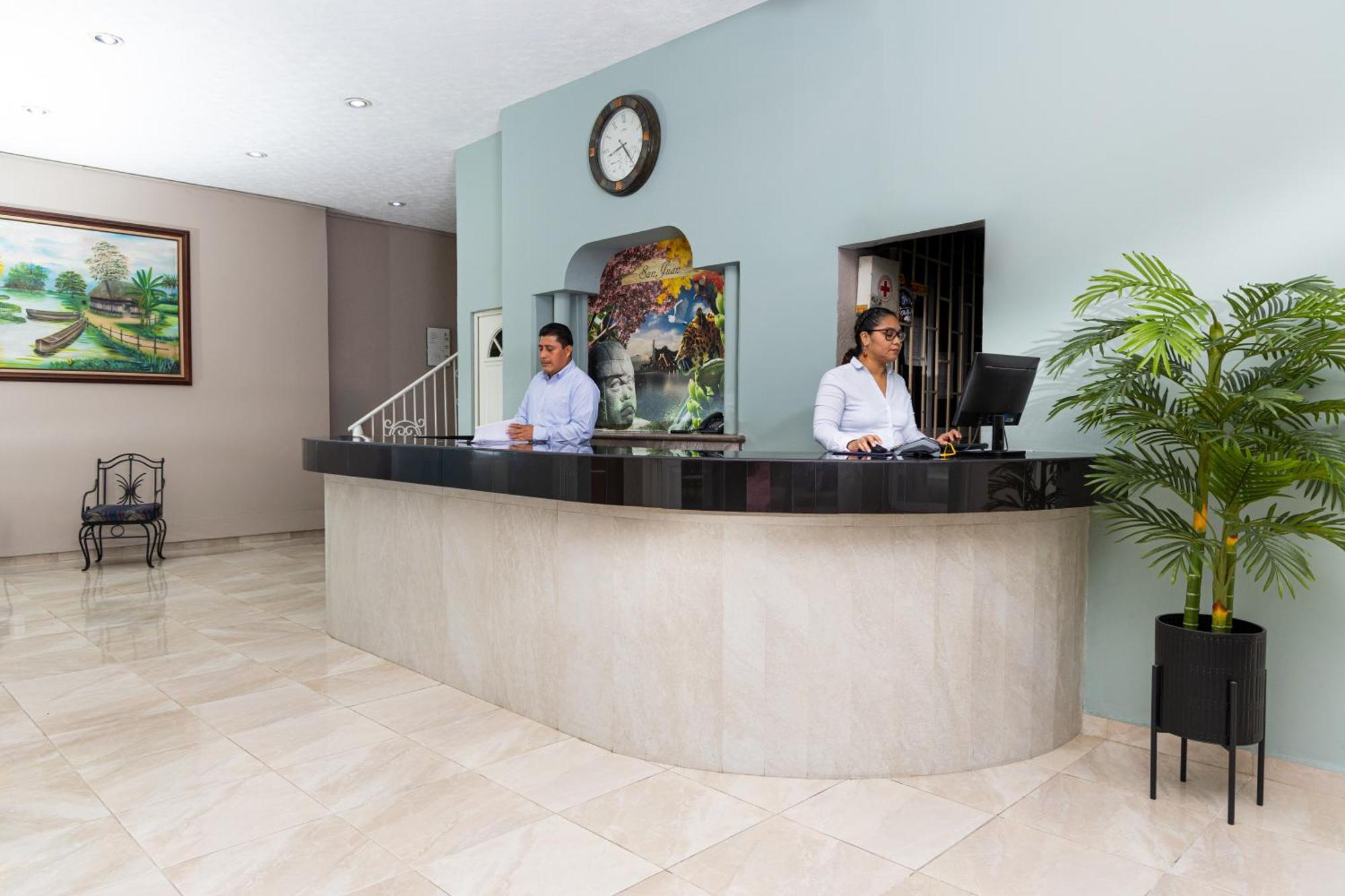 Hotel San Juan Centro Виляермоса Екстериор снимка