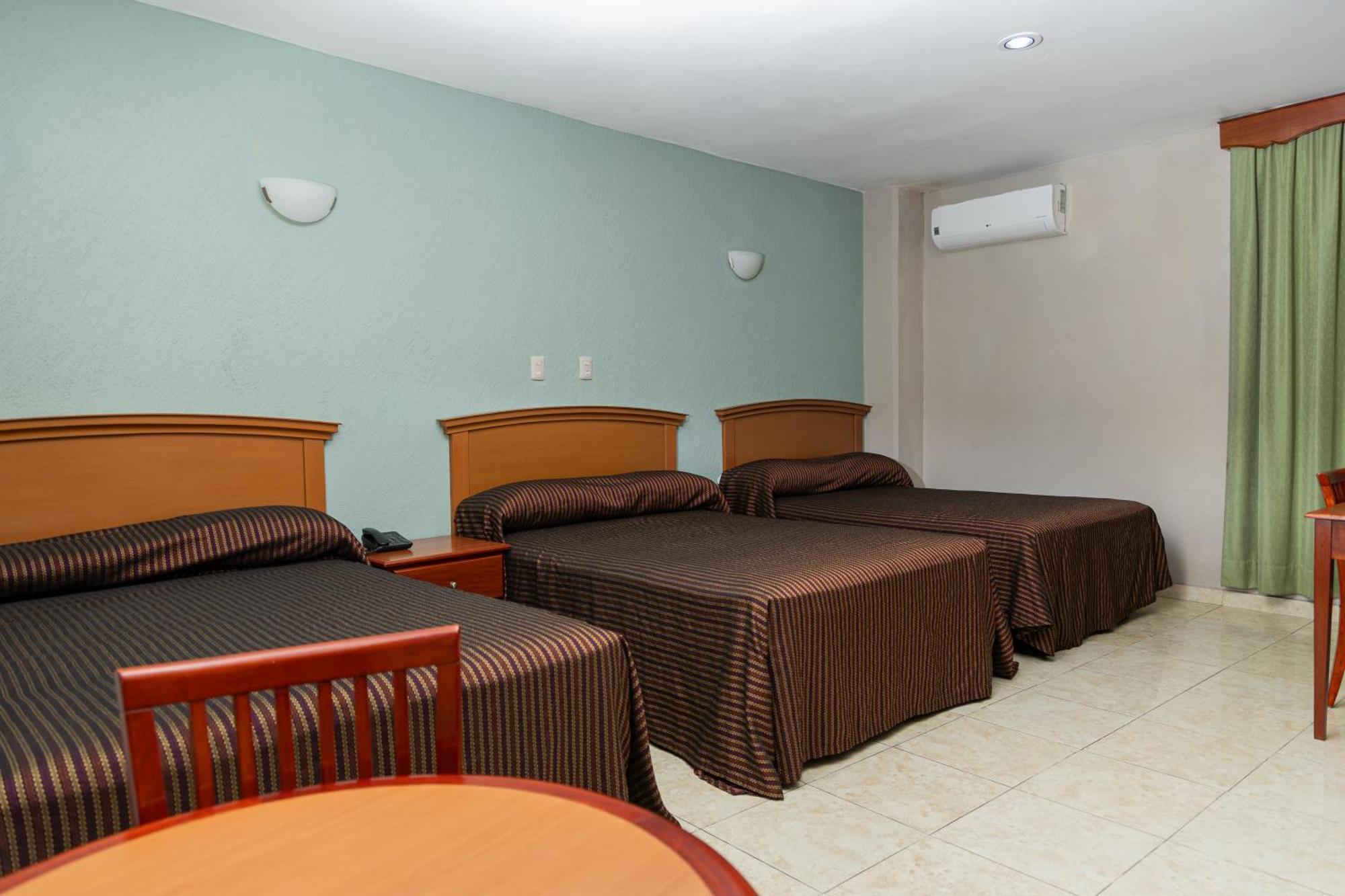 Hotel San Juan Centro Виляермоса Екстериор снимка
